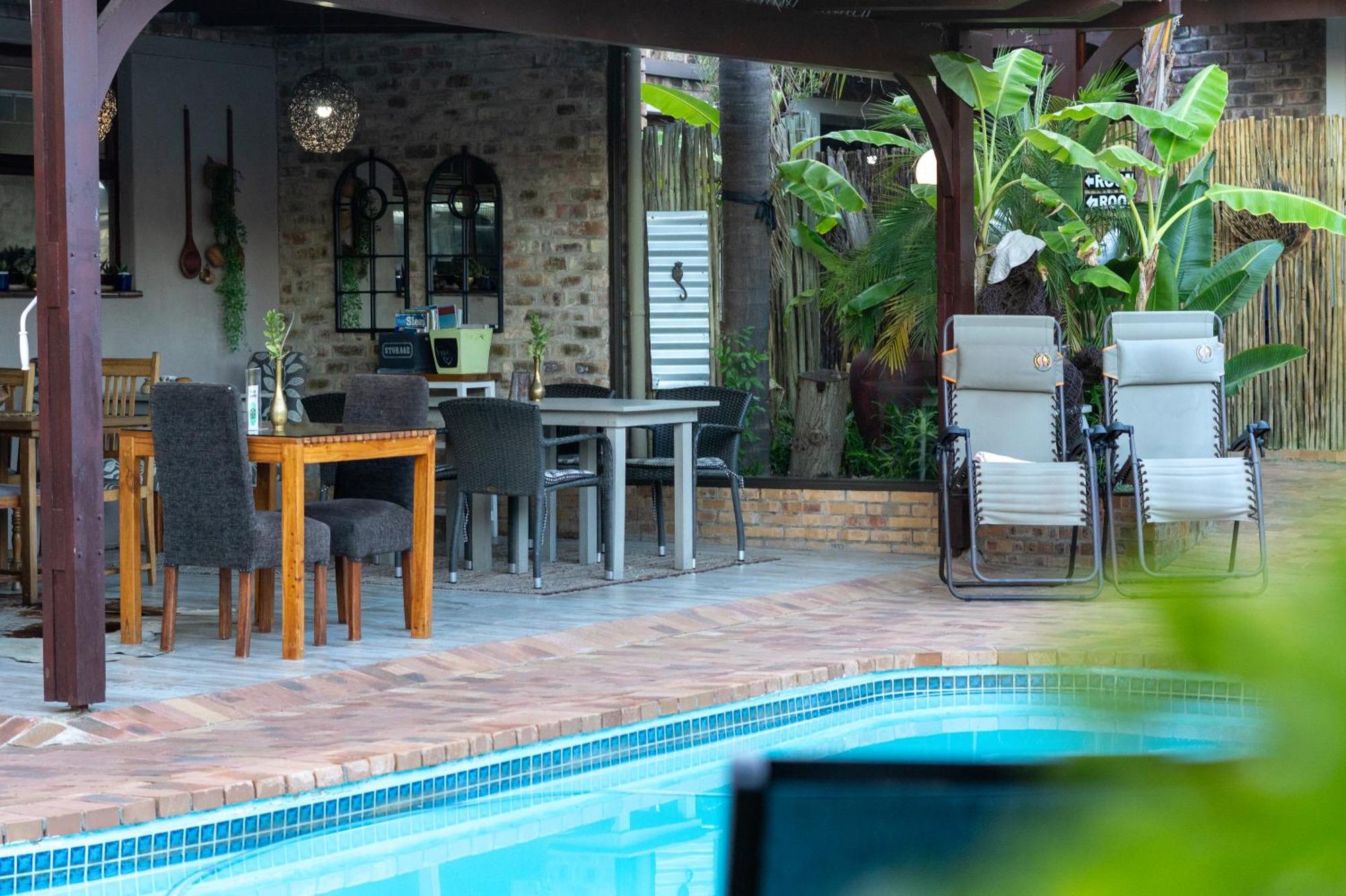 Earthbound Guest House Oudtshoorn Kültér fotó