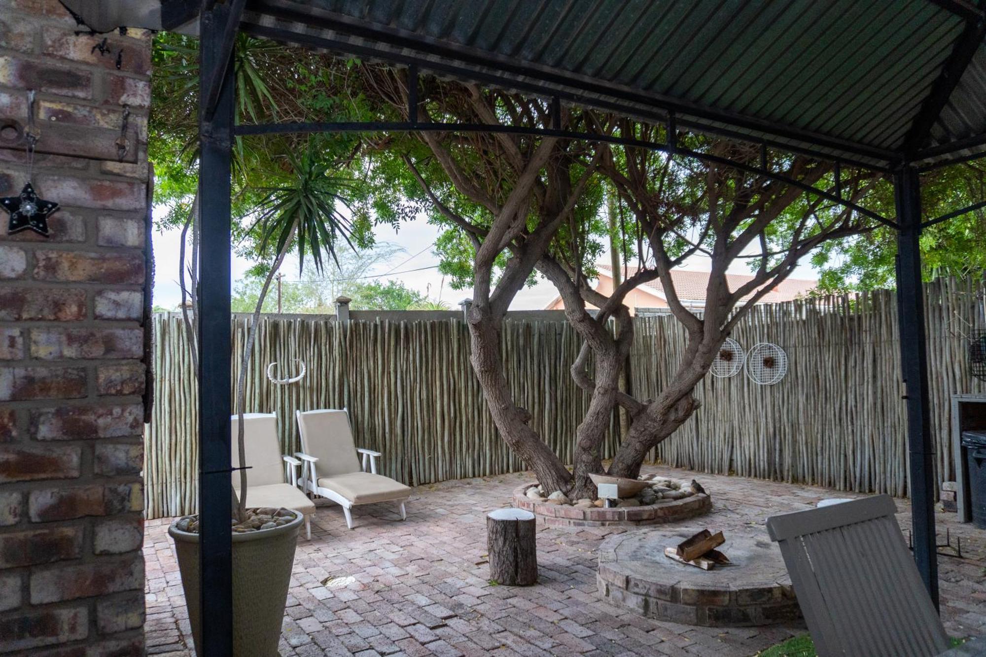 Earthbound Guest House Oudtshoorn Kültér fotó